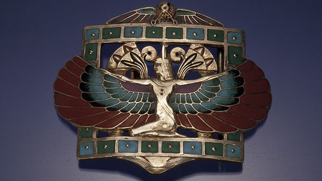 Brosza Art Deco inspirowana starożytnym Egiptem. Źródło: GIA
